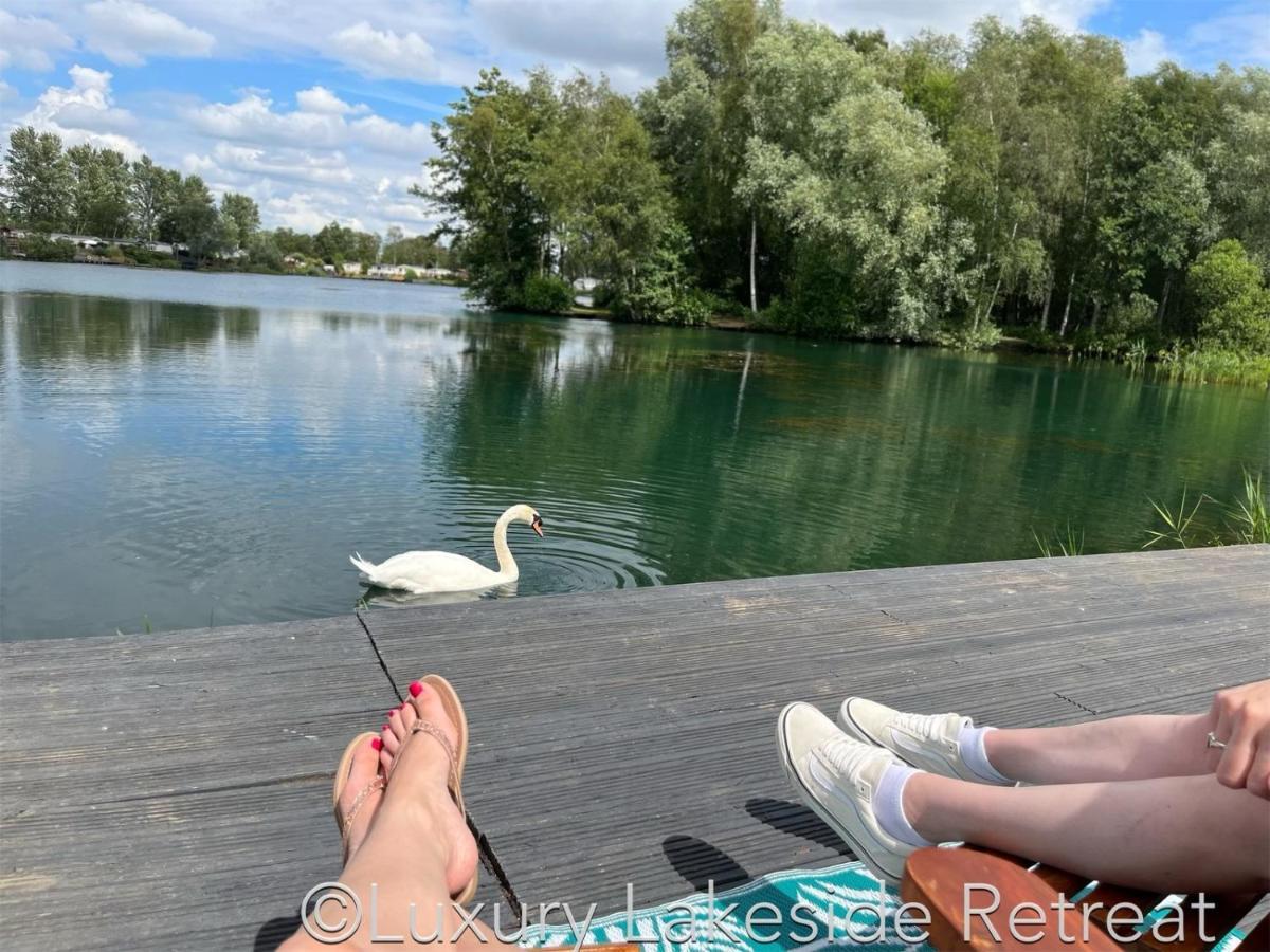 Hotel Lakeside Retreat With Hot Tub & Fishing Peg At Tattershall Lakes Country Park Exteriér fotografie