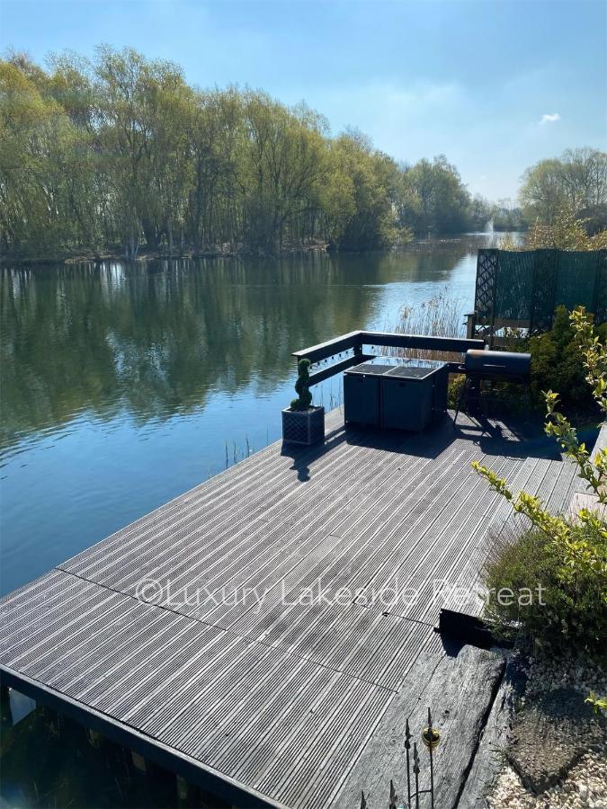 Hotel Lakeside Retreat With Hot Tub & Fishing Peg At Tattershall Lakes Country Park Exteriér fotografie