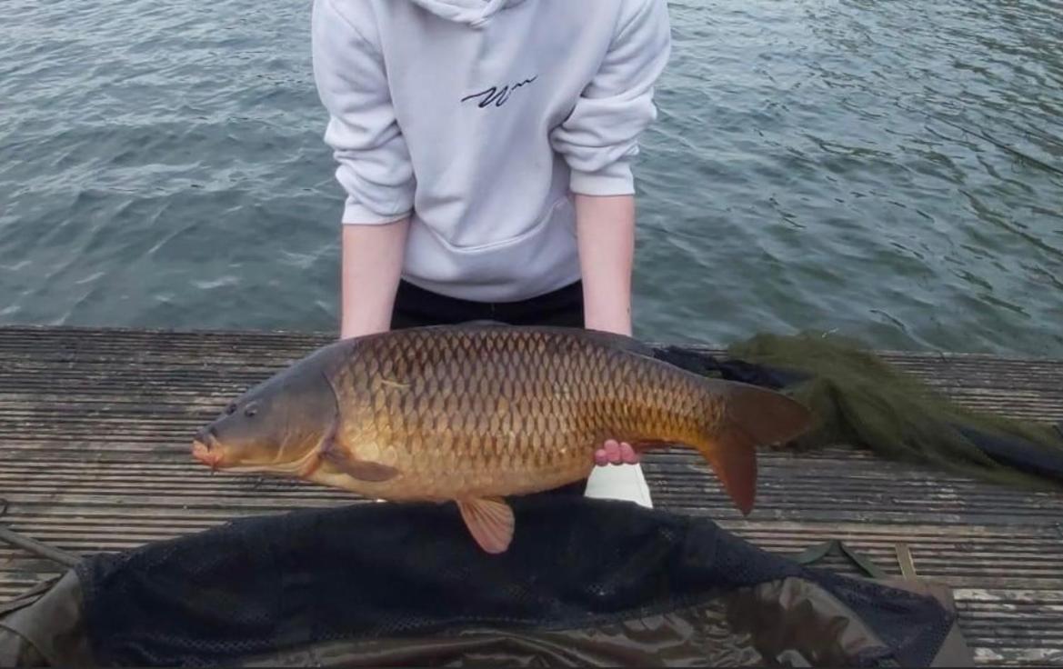 Hotel Lakeside Retreat With Hot Tub & Fishing Peg At Tattershall Lakes Country Park Exteriér fotografie